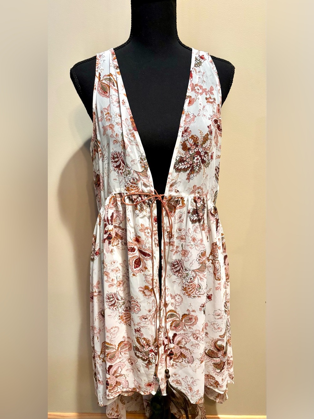 Blu heaven Brown, beige, pink floral and paisley Sleeveless Tie Front Kimono